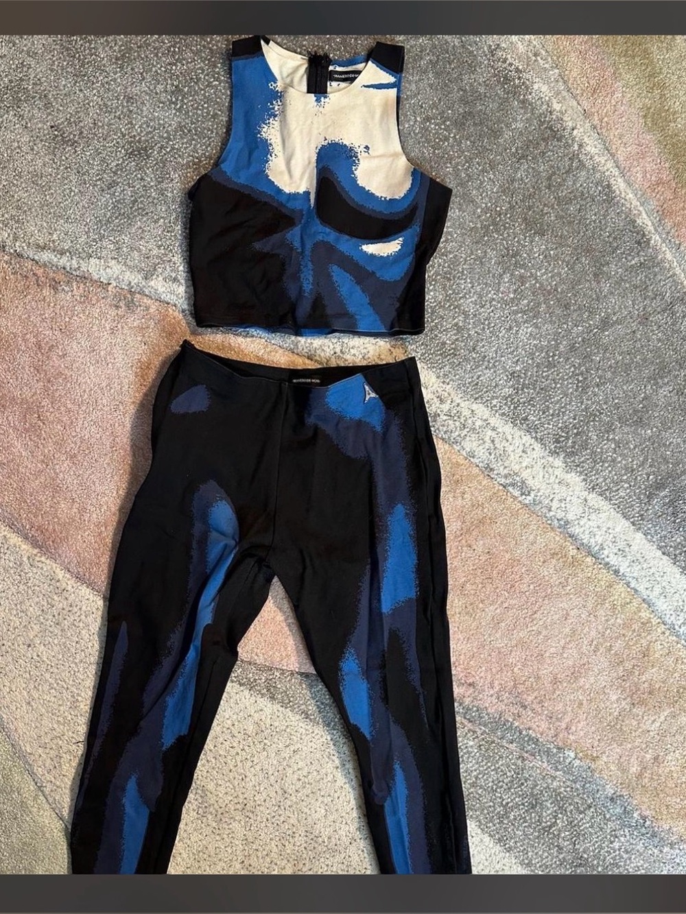 Maniere Devoir Top & High-Waist Leggings Set - Blue/Black